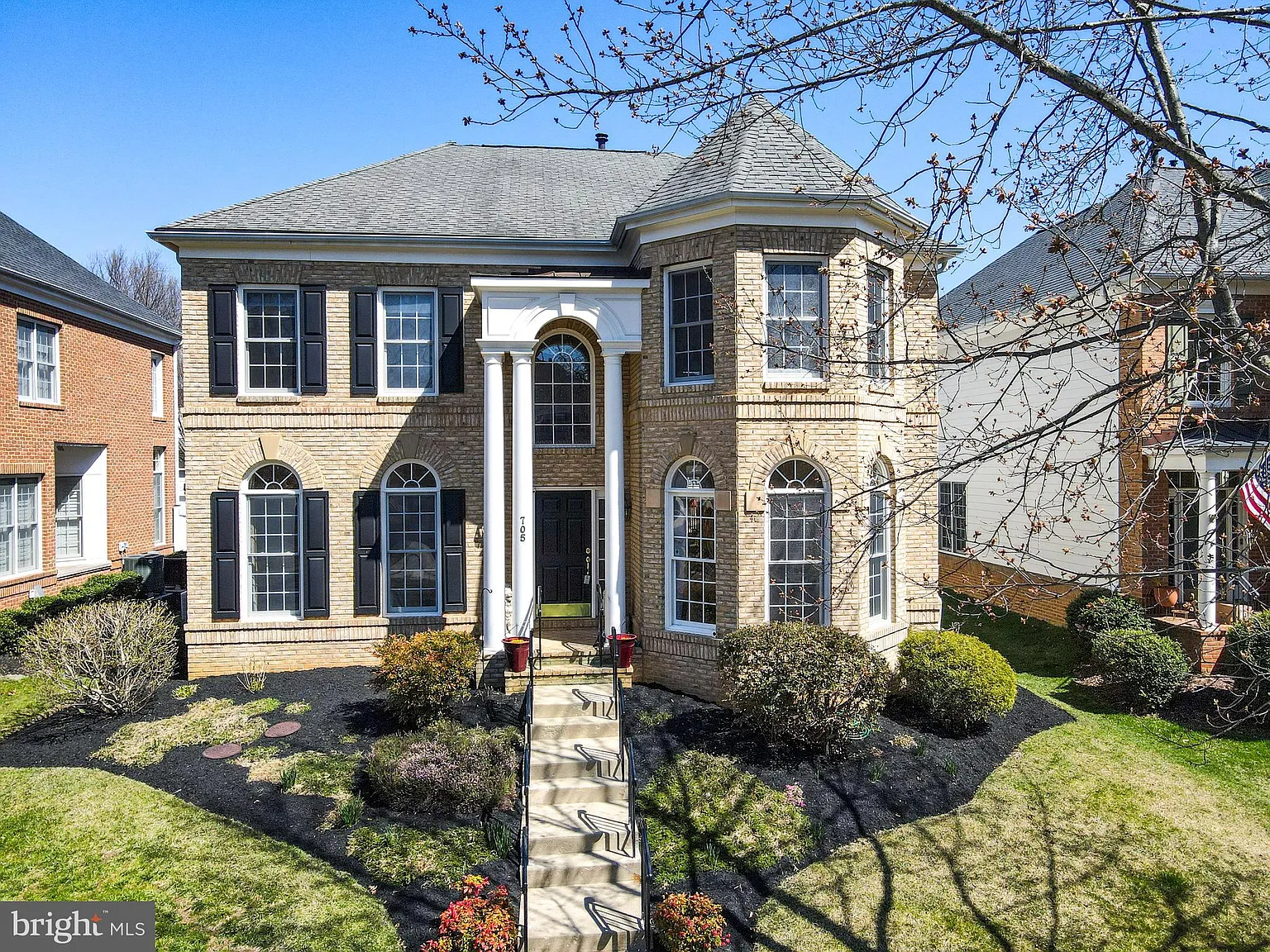 705 Hardwood Ln photo 1