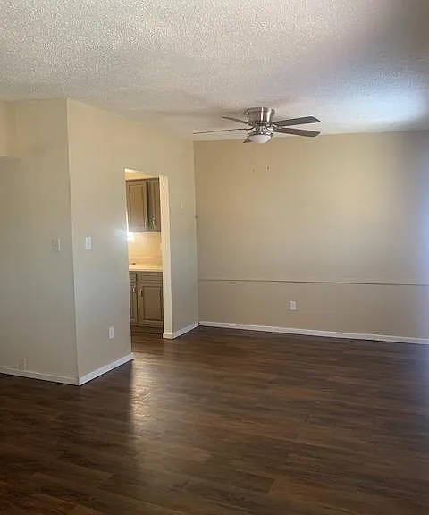 1025 McFie Ave — Photo 3