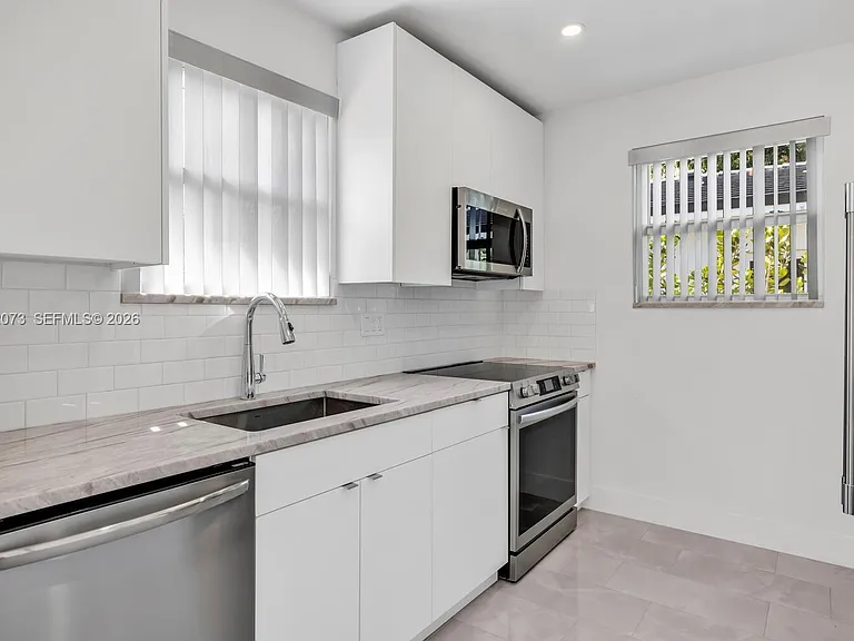 180 Carlisle Dr — Photo 13