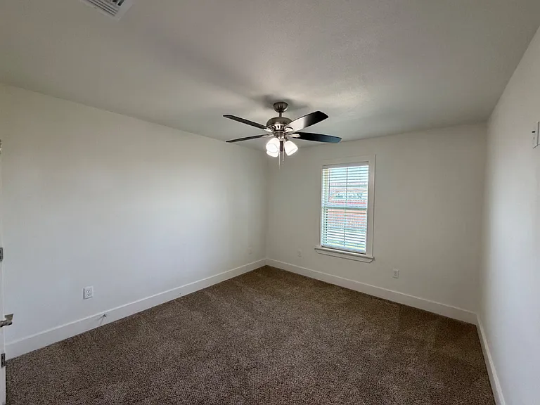 405 Ranger St — Photo 12