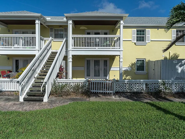 102 Pompano Dr SE #C — Photo 26