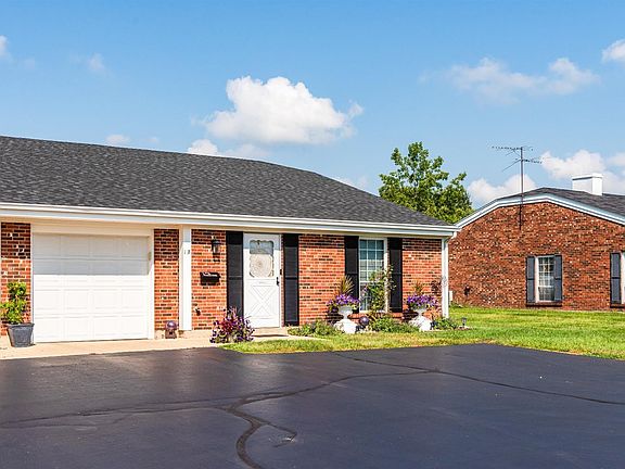 2nd image of 1 Cypress Ct #B