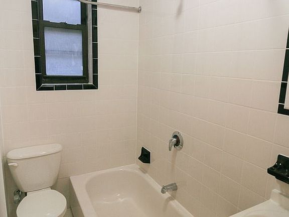 5th image of 4157 75th St APT 4B