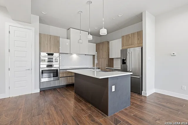 1817 N Saint Marys St #102 — Photo 9