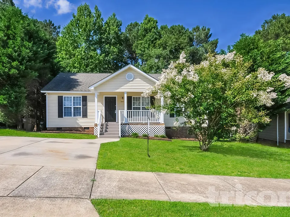 1237 Woodbriar St