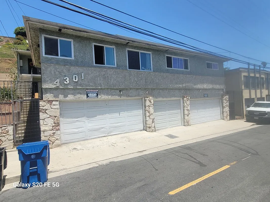 1 bed, 1.0 bath, 820 sqft, $2,050 — Photo 2