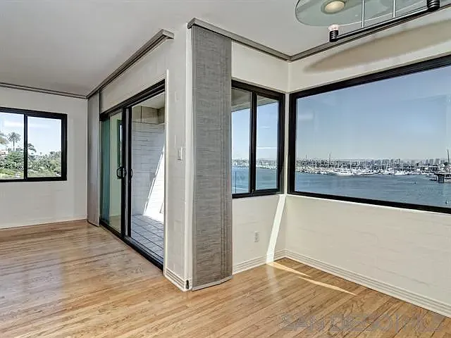 2 bed, 2.0 bath, 1145 sqft, $6,500 — Photo 3