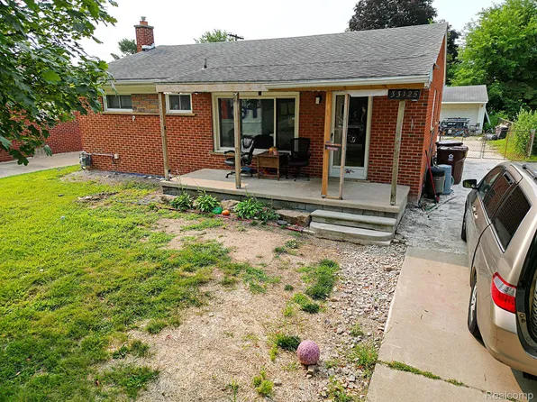 33125 Franklin St, Wayne, MI 48184