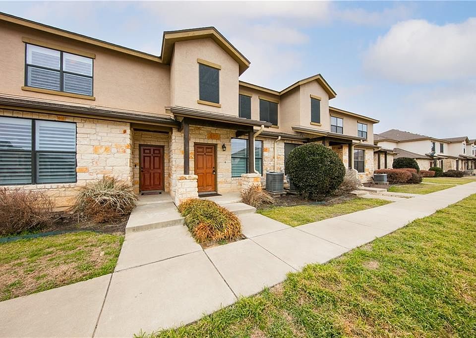 1st image of 2101 Town Centre Dr APT 1504