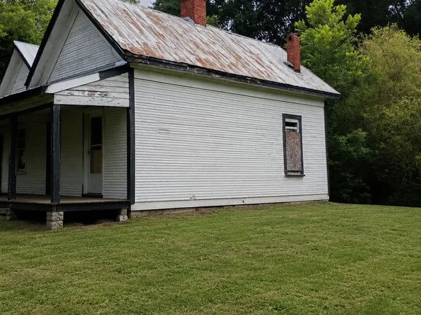179 Sycamore St, Rockmart, GA 30153