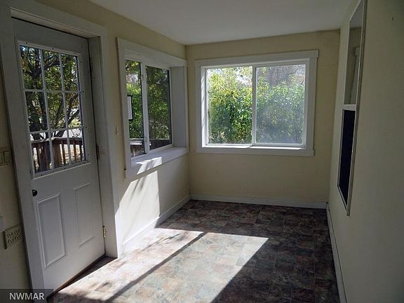 3rd image of 607 State Ave N
