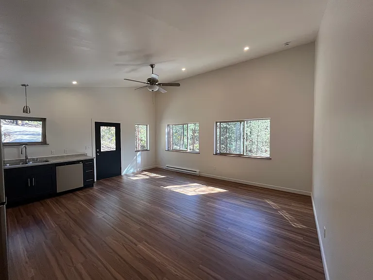 404 Antelope Dr — Photo 8