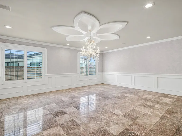 1410 S 10th Ave — Photo 22