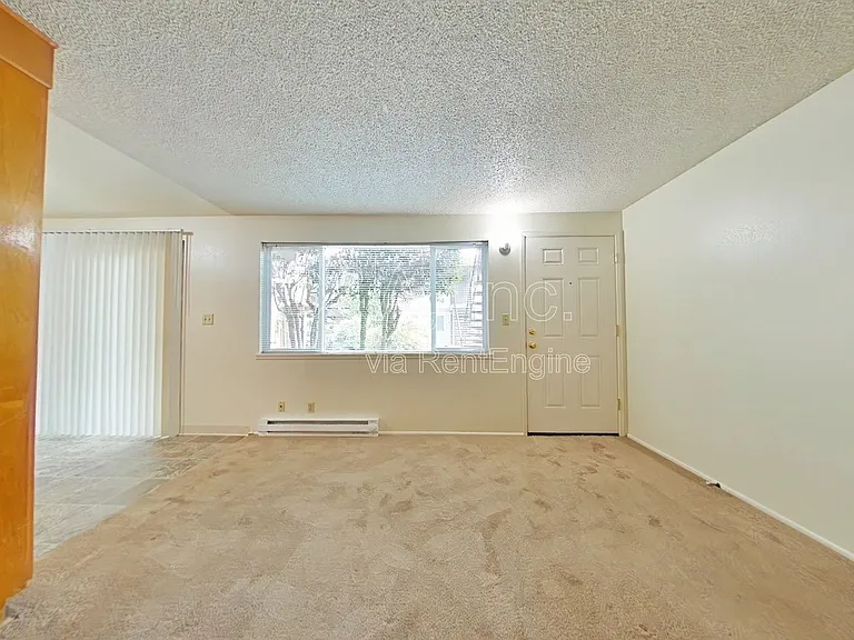 2201 NW Grant Ave #4 — Photo 2