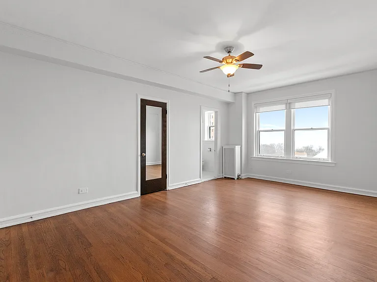 534 W Startford Pl — Photo 69