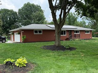1202 Glenview Dr, Mogadore, OH 44260