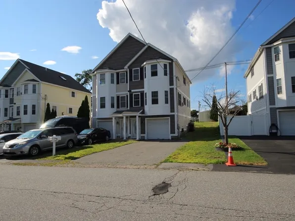 99 Manchester St #A, Lowell, MA 01852