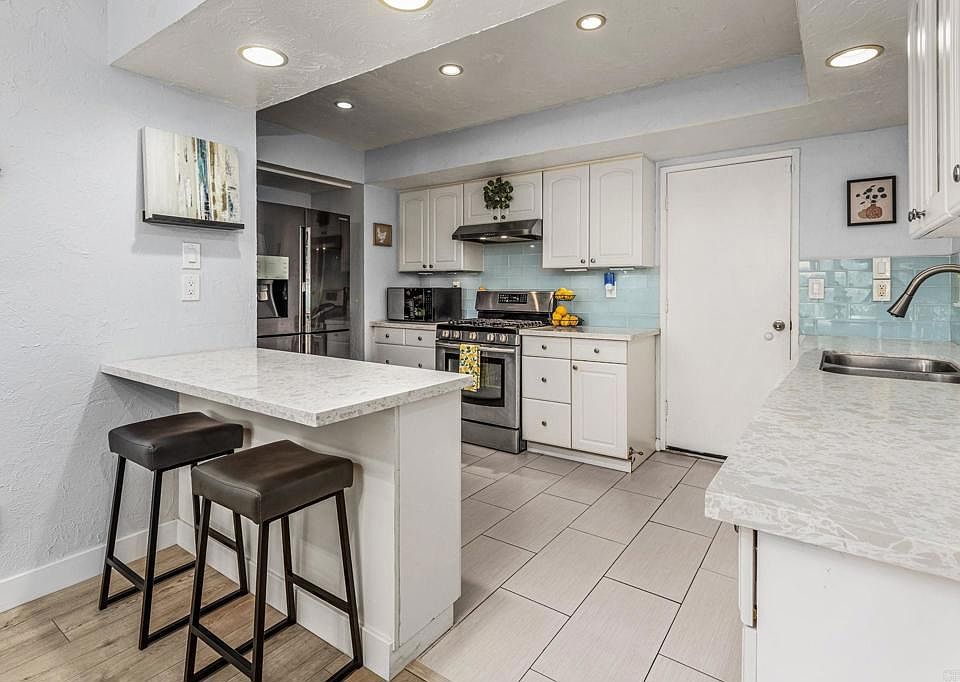 1st image of 3037 Highlands Blvd