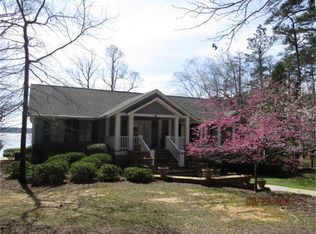 1071 Horseshoe Dr, Greensboro, GA 30642