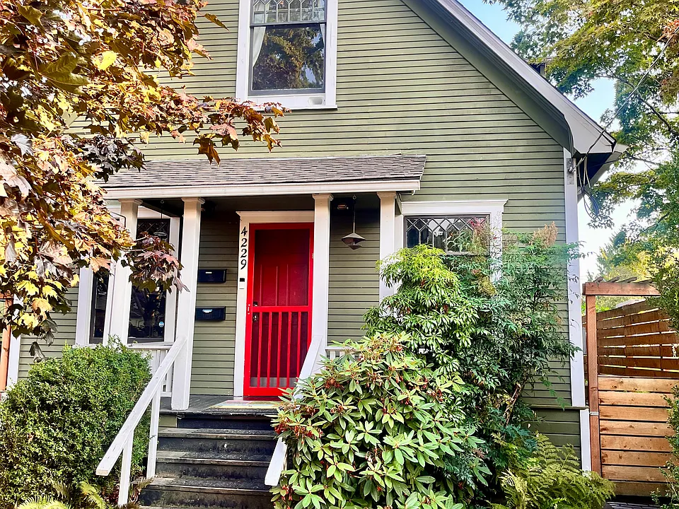 4229 S Juneau St