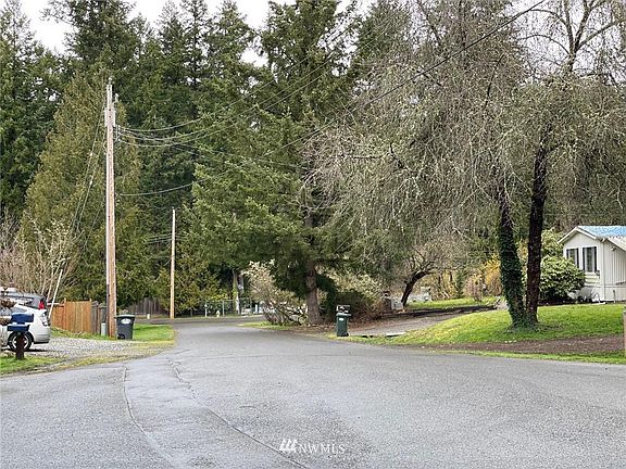 5th image of 8341 Abelia Ct SE