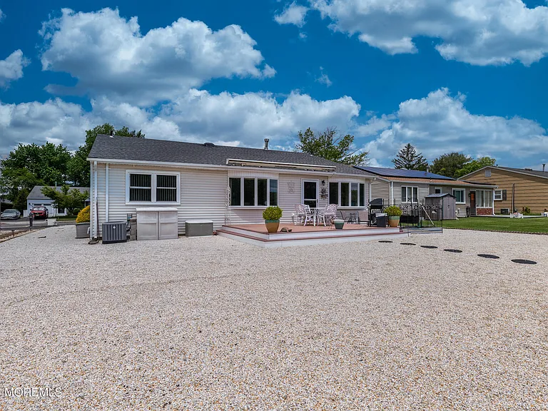 251 Westbrook Dr — Photo 25