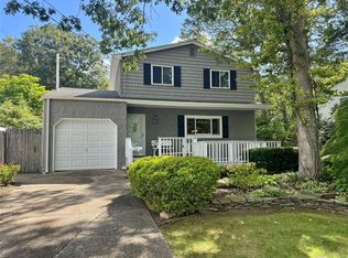 23 Cranford Blvd, Mastic, NY 11950