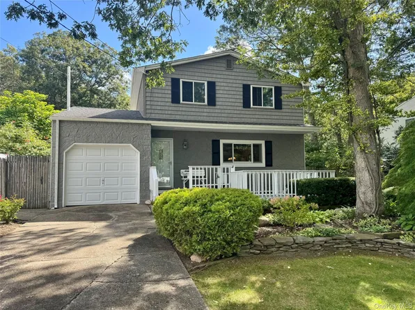 23 Cranford Boulevard, Mastic, NY 11950