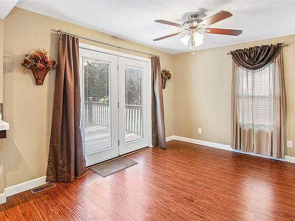 5th image of 207 W Navaho Ave