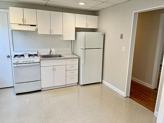 Eat-in Kitchen
