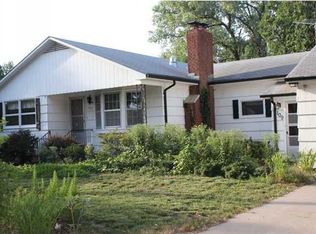 109 E Pine St, Hesston, KS 67062