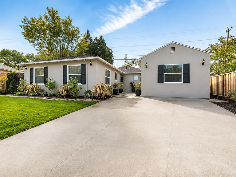 1784 Hempstead Pl — Photo 9