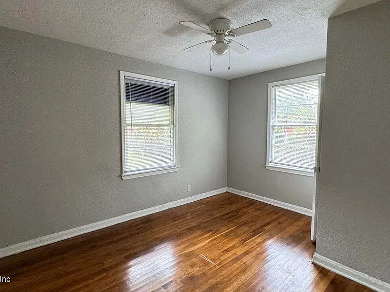 2979 Wickwire St — Photo 2