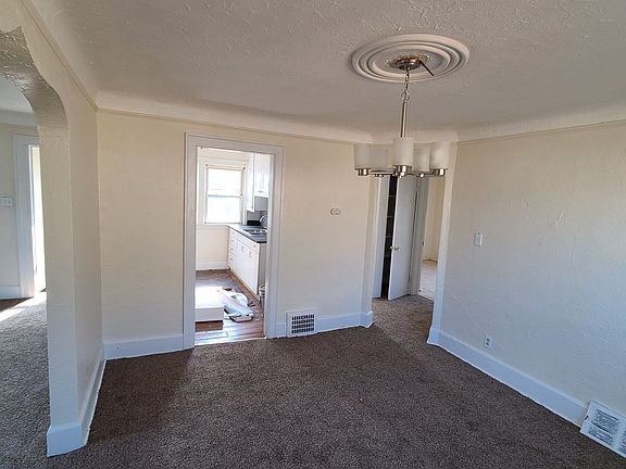 4th image of 15895 Cloverlawn Ave #15895