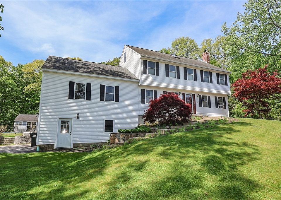 1st image of 13 Deerfield Dr
