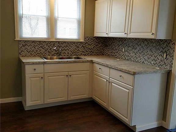 4th image of 19 Coralwood Ct