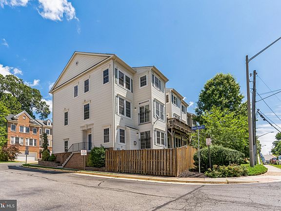 3rd image of 3389 Beechcliff Dr
