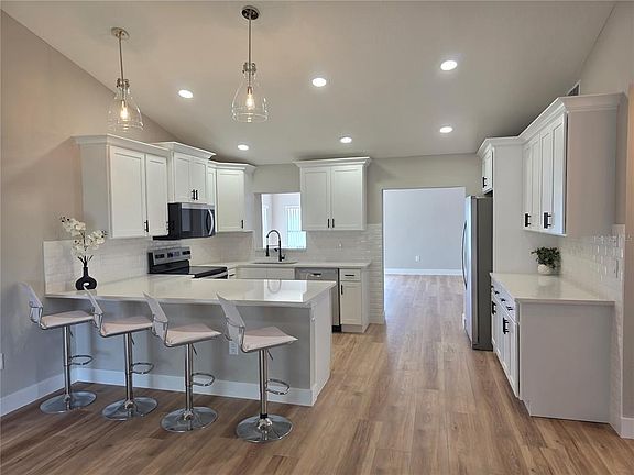 4th image of 7329 Jenner Ave
