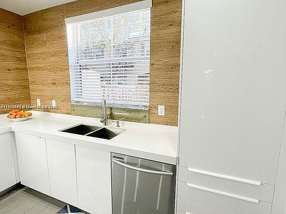 5th image of 131 Riverwalk Cir