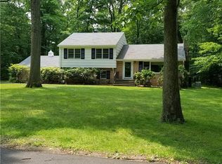 23 Appletree Ln, Norwalk, CT 06850