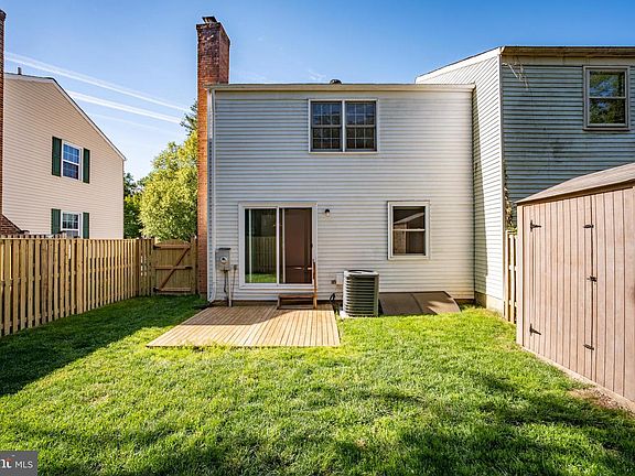 3rd image of 2915 Piney Grove Ct