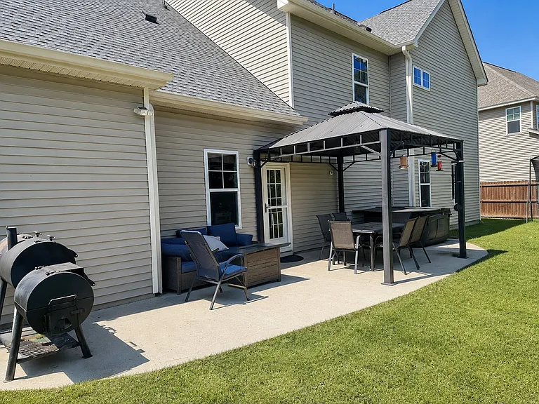481 Highgrove Dr — Photo 24