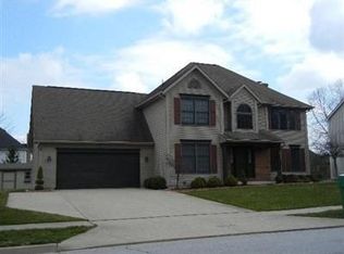 950 Stonehenge Dr, Tipp City, OH 45371