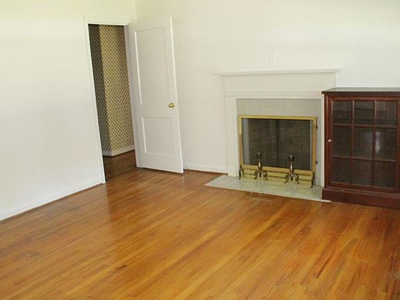 3rd image of 311 Stewart Ave