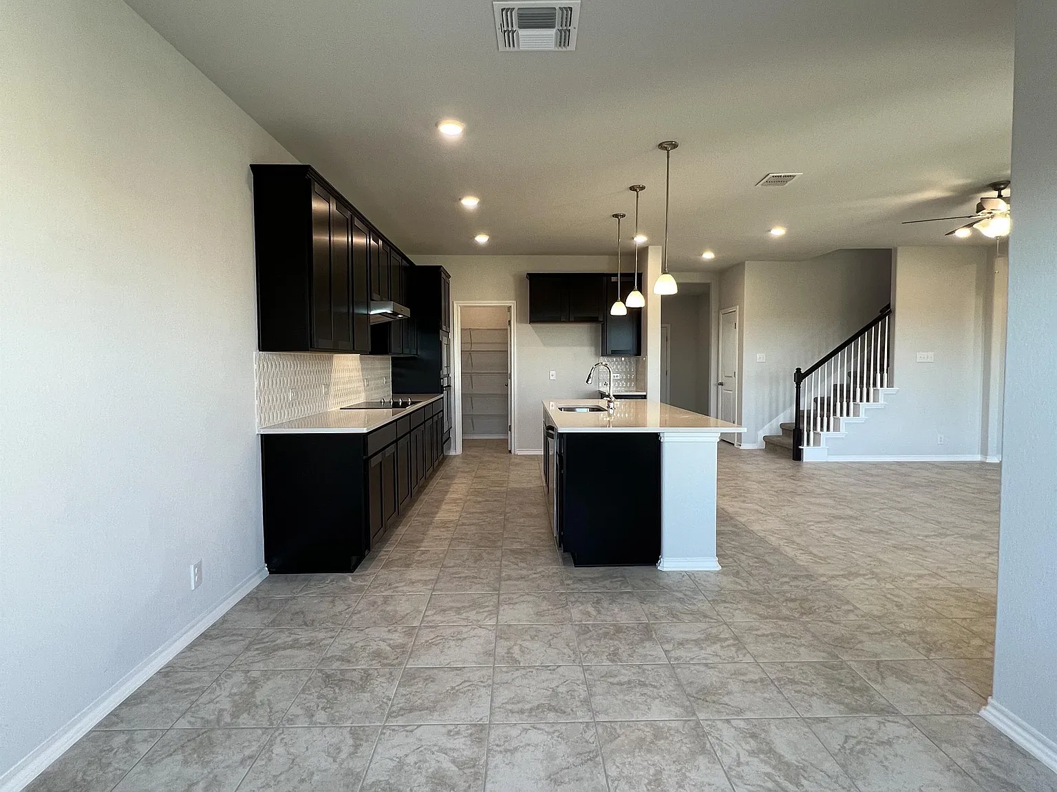 14611 Flatiron Cliff - 1 — Photo 3