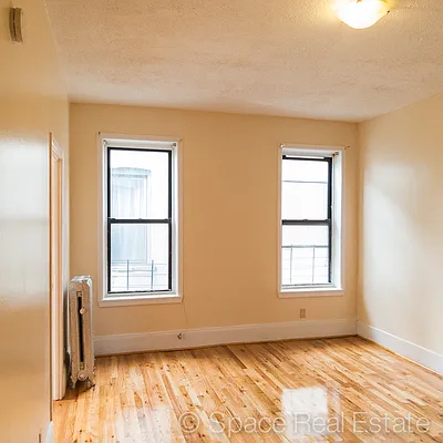 Rented by Space Real Estate | media 31