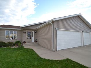 4819 Fairfax Loop, Bismarck, ND 58503
