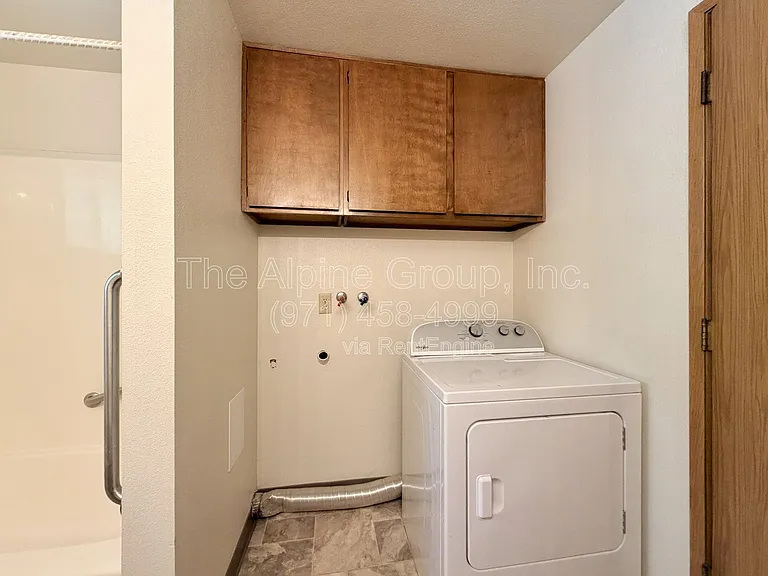 240 NE 143rd Ave — Photo 16