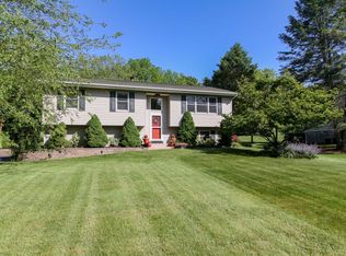 72 Daley Rd, Poughkeepsie, NY 12603