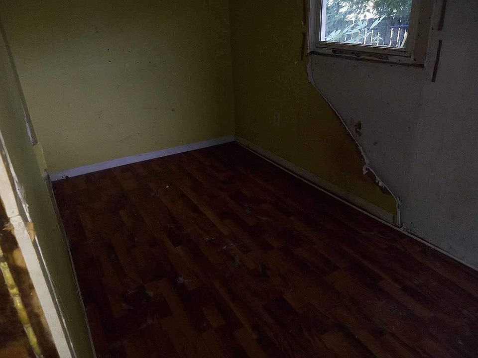 1st image of 206 S Burr St